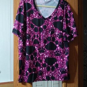 Woman's Plus Size Top 2XL